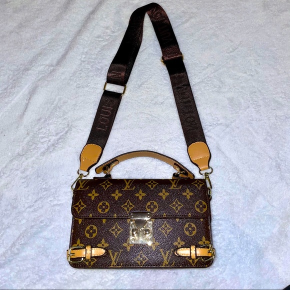 removable crossbody strap